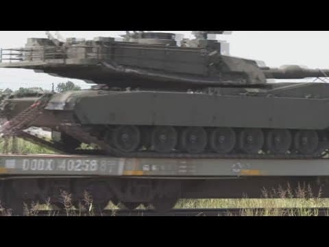 Battle tanks headed to DC from Texas for military parade