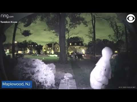 Trick-or-treaters mistake groceries for treats during Halloween in NJ