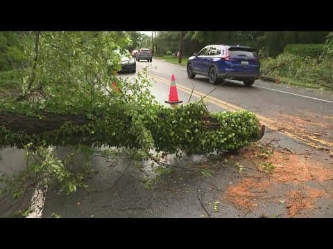 Bethesda residents get together to clear the road