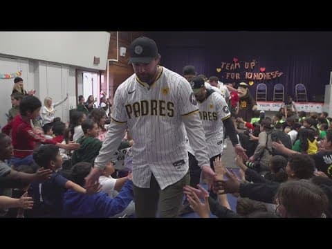 Padres surprise Rolando Park Elementary School students with a visit
