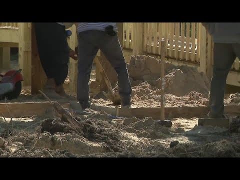 Construction workers robbed at gunpoint in Houston area