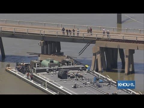 Raw video: Pelican Island Causeway closed in both directions due to barge hitting the bridge