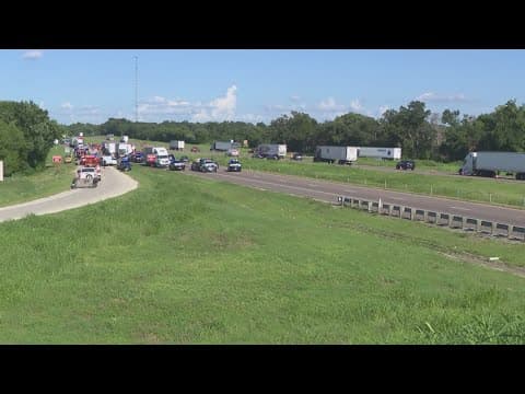 5 killed in multi-vehicle crash on I-20 near Terrell: Latest updates