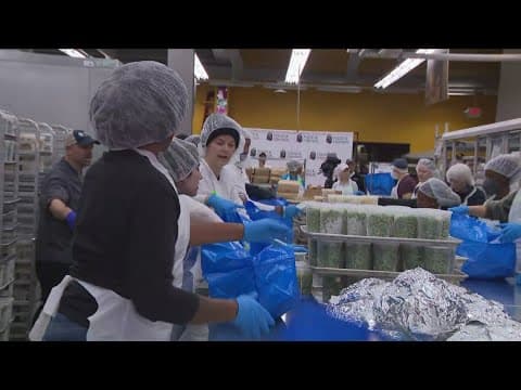 Food & Friends readies thousands of meals for those in need on Thanksgiving