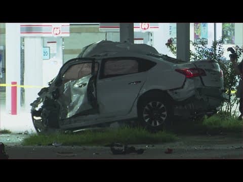 Driver dies after slamming into another car with family of 5 inside, Humble police say
