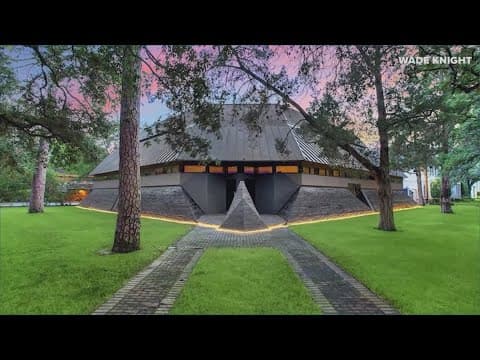 Houston's 'Darth Vader house' under contract