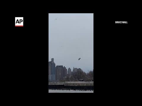 Video shows helicopter crash in the Hudson River in New York City