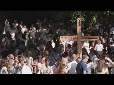 Camp Mystic alumni unite in prayer and song after deadly Central Texas flooding