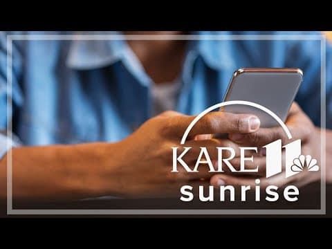 Screenshots of conversations, texting at the table, and more: etiquette tips in the Digital Age