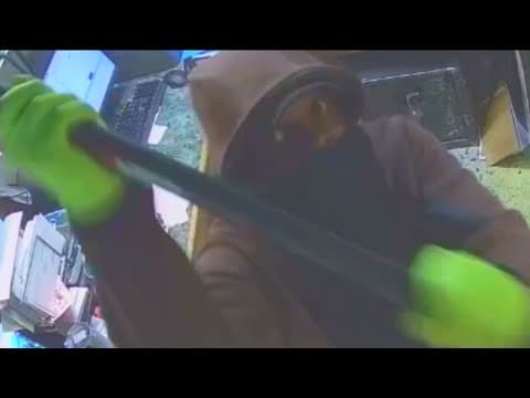 San Diego Police continue search for suspect accused of Tierrasanta burglaries