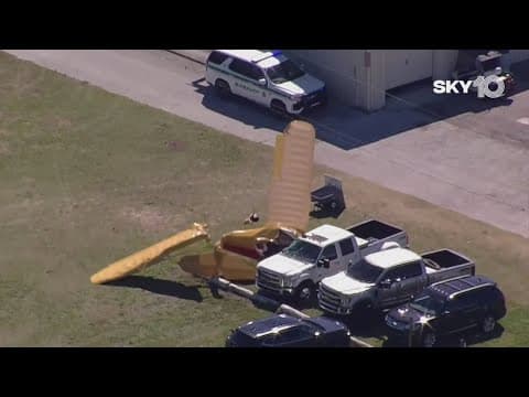 2 injured after small plane crashes at Airport Manatee, deputies say