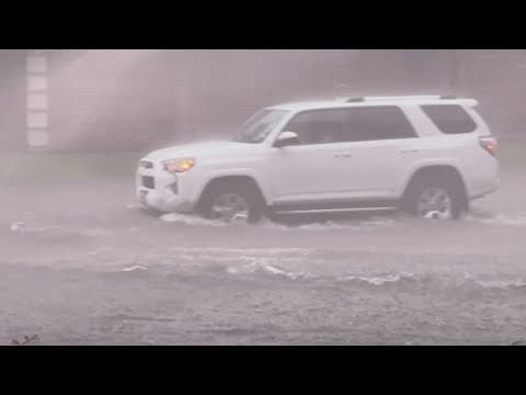 Heavy rains Thursday afternoon cause street flooding across Houston, stranding vehicles