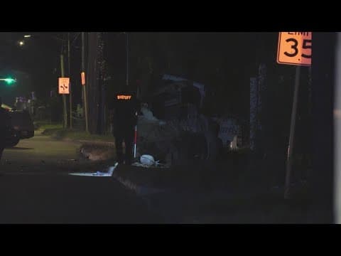 Driver dead after car crashes into electric pole in east Harris County, sheriff's office says