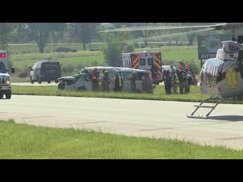 Ohio man killed, 12 others injured in Kansas crash after tire blowout, report says