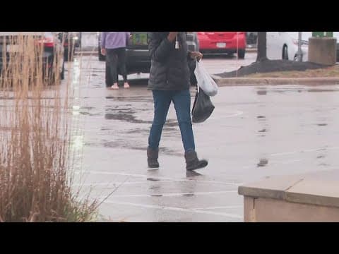 Purse theft prompts shoppers to reevaluate how they protect themselves