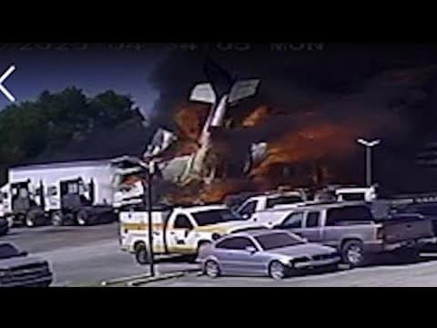 2 killed in plane crash reported north of Fort Worth, officials say