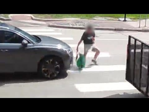 Student hit by SUV while crossing street near Lamar High School