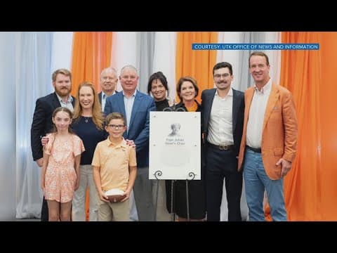 Peyton Manning donates more than $4M to UT's College of Communication and Information, helping estab