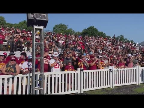 Terry McLaurin was in high demand with fans at day 4 of Commanders training camp