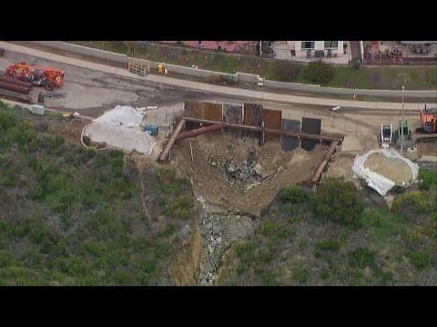 Chopper 8 aerials of massive Encinitas sinkhole