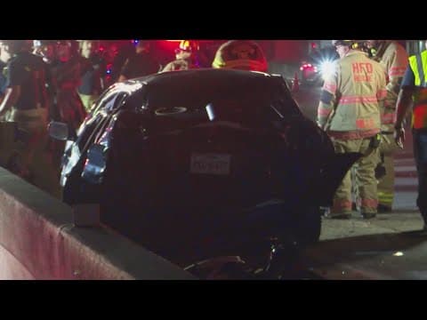 Crash leaves 3 people trapped inside car on the Southwest Freeway, HPD says