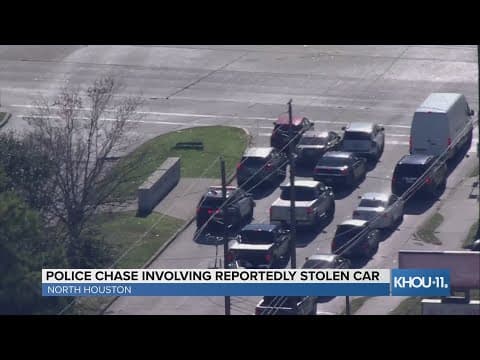 Driver crashes through traffic during police chase in north Houston