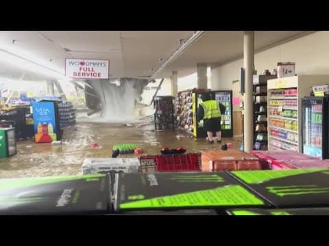 Roof collapses in grocery store in Madison, Wisconsin