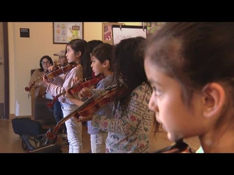 Villa Musica offers free violin lessons to low-income neighborhoods