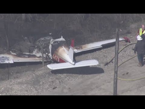 Small plane destroyed in fiery crash in Pearland, Texas