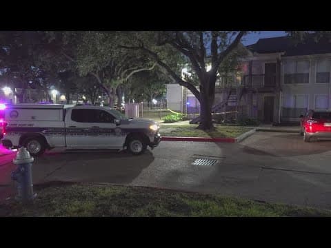 Man shoots woman several times, girl grazed in southwest Houston apartment, police say