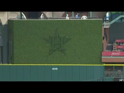 Why did the Astros add green paint to the right side of the batter’s eye at Minute Maid Park?