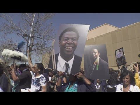 Locals, musicians, and loved ones gather to remember Kerry “Fatman” Hunter during funeral