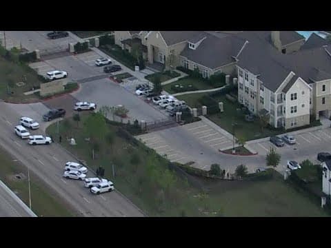 Deputy shoots suspect after chase in NE Harris Co. | At one point, suspect jumped on car hood