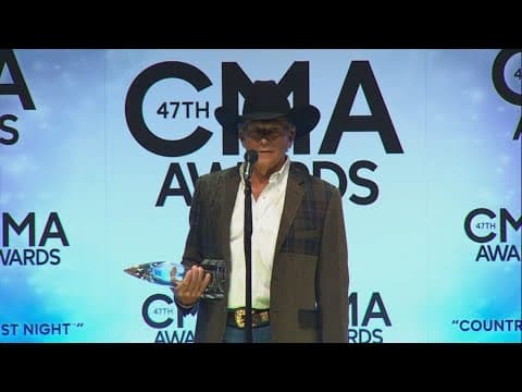 George Strait to host benefit concert for flood victims