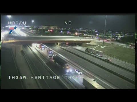 Southbound lanes of I-35W closed at Heritage Trace Parkway following wreck