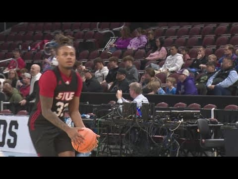 Foot injury forces Yates High School grad Jo Valrie to be tourney spectator