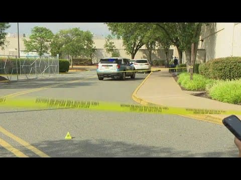 Police investigate double shooting at Manassas Mall