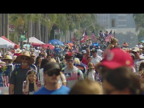 "I love the energy" | Crowds pack Coronado for annual 4th of July parade