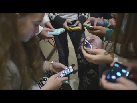 Thousands of users report issues logging into Facebook, Instagram