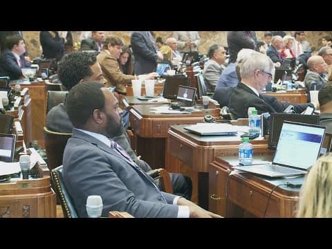 Senate approves congressional redistricting map that is favored by Gov. Landry