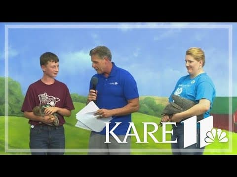 4-H members stop by to show off animals