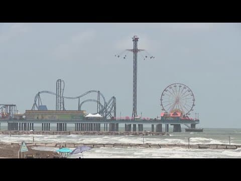 Memorial Day weekend brings big crowds to Galveston for unofficial start of summer