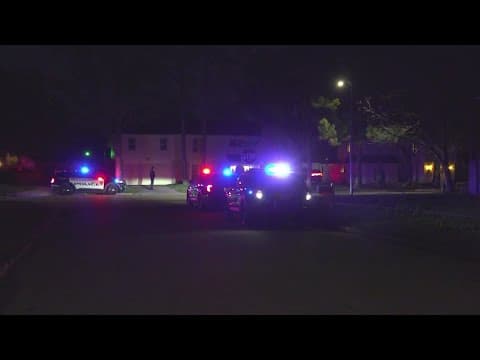 Teen shot in arm while walking with friends in NW Houston