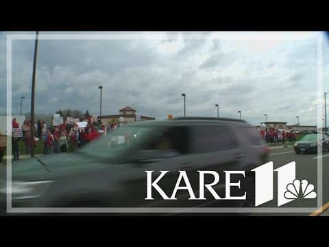 Lakeville teachers reach new tentative deal
