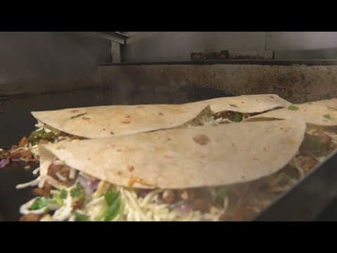 Alexandria food truck working to feed customers later than the city's 8 p.m. cut-off