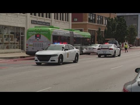 5 people injured after car crashes into IndyGo bus in downtown Indy