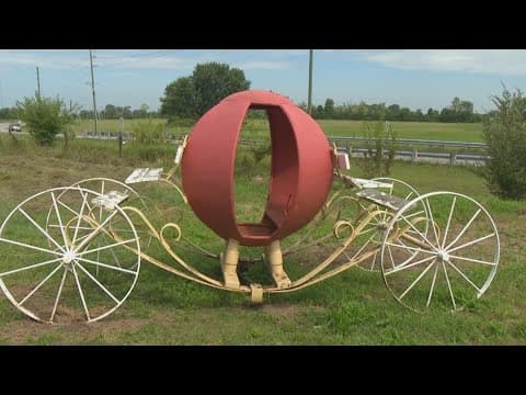 Shop owners offer free restoration for nostalgic pumpkin carriage in Noblesville