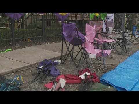 'Generations of tradition' | Paradegoers wait hours for parades