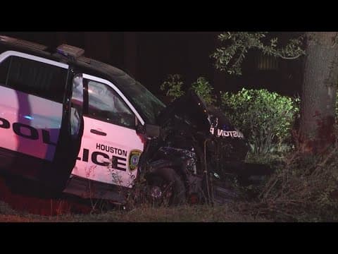 HPD searching for driver after officers hurt in fiery crash while responding to call