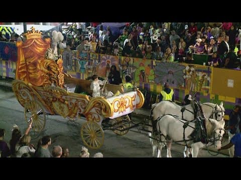 Mayor Cantrell welcomes the Captain of the Knights of Babylon to Gallier Hall